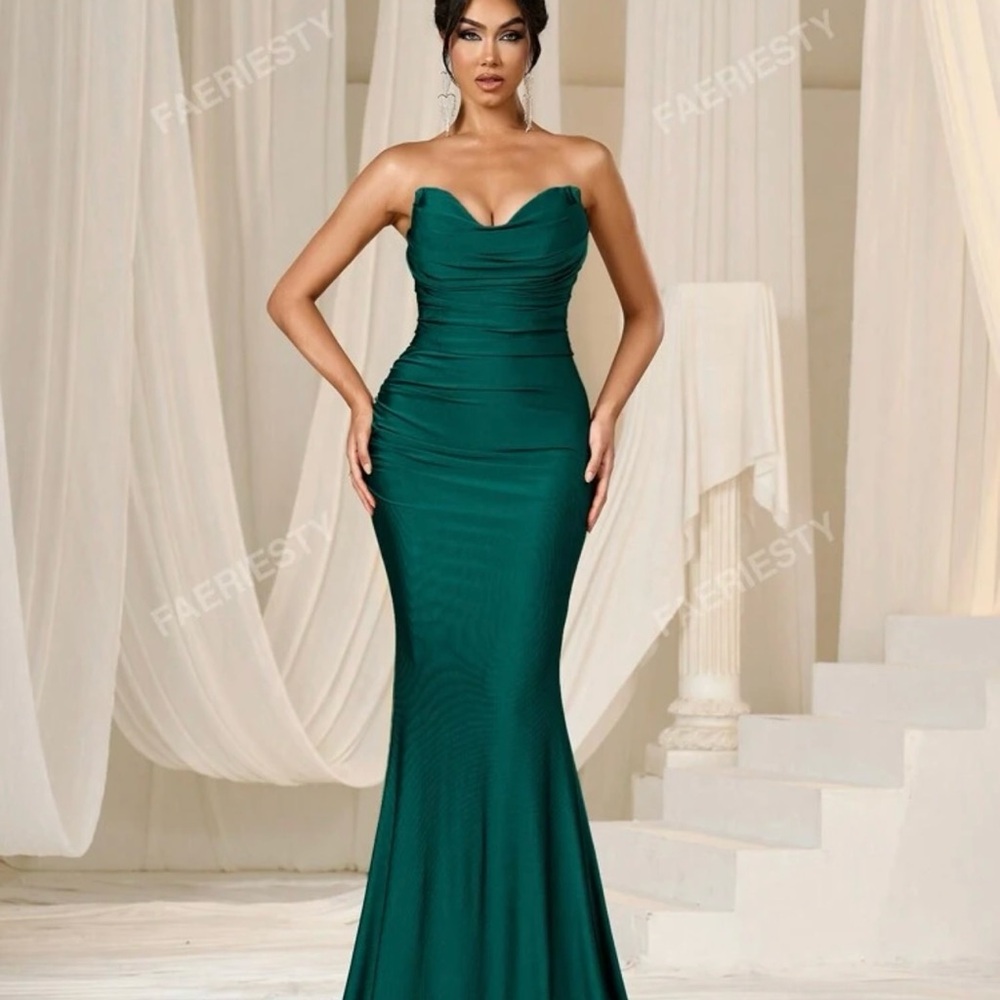 Elegant Green Evening Gown